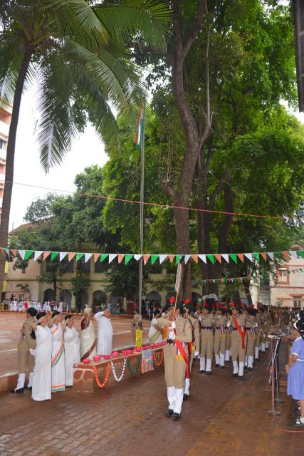 77th Independence Day Celebration at MGE Society's Huzurpaga Smt. Durgabai Mukunddas Lohiya Mahila Vanijya Mahavidyalaya