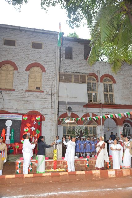 77th Independence Day Celebration at MGE Society's Huzurpaga Smt. Durgabai Mukunddas Lohiya Mahila Vanijya Mahavidyalaya
